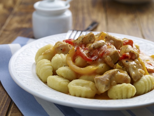 Przepis na Potrawka z kurczakiem i papryką Potrawka z kurczakiem i papryką