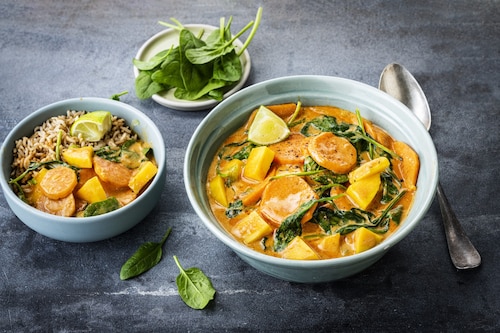 Przepis na Kokosowe curry z mango i szpinakiem Kokosowe curry z mango i szpinakiem
