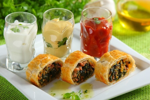 Przepis na Roladki z ciasta francuskiego Roladki z ciasta francuskiego