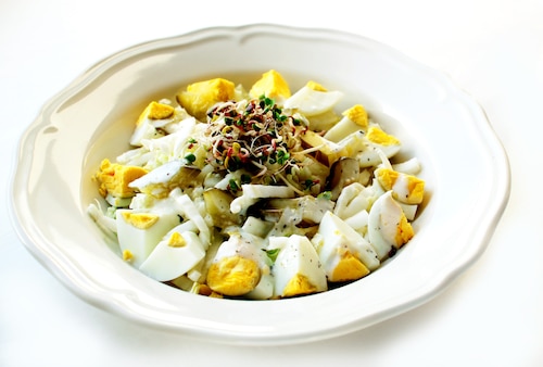 Kolorowa sałatka zimowa