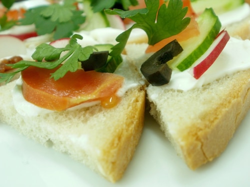 Kolorowe kanapeczki na przekąske