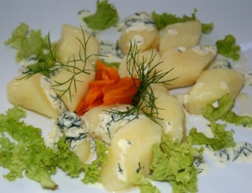 Kopytka z sosem koperkowym