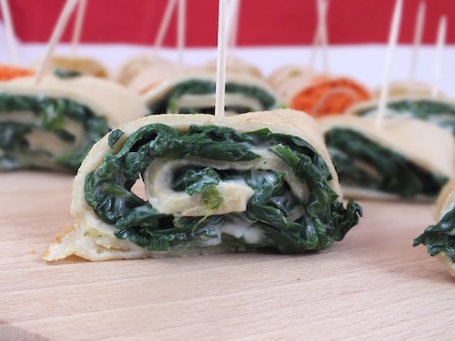 Koreczki naleśnikowe ze szpinakiem