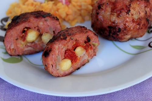 Kotlety mielone z ciecierzycą i suszonymi pomidorami