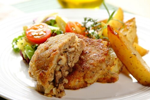 Kotlety wieprzowe z farszem pieczarkowym 