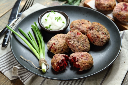Kotlety mielone z mięsa i buraczków