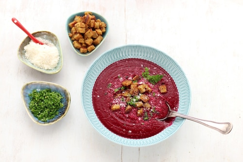 Krem buraczkowy z grzankami