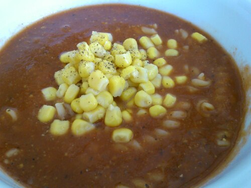 Krem pomidorowo - kukurydziany z makaronem