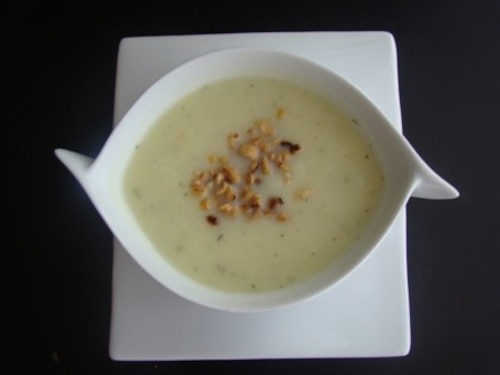 Przepis na Krem z kalafiora z orzeszkami ziemnymi Krem z kalafiora z orzeszkami ziemnymi