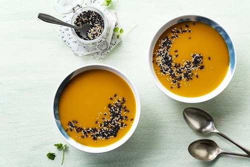 Przepis na Kremowa zupa warzywna z nasionami Kremowa zupa warzywna z nasionami