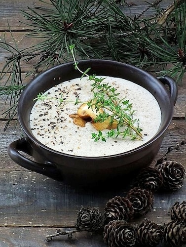 Przepis na Kremowa zupa z portobello i ziołami Kremowa zupa z portobello i ziołami