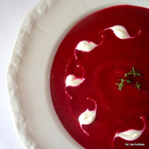 Kremowy barszcz z jabłkiem 