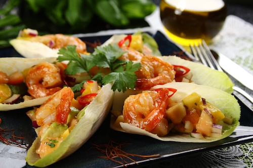 Krewetki z tropikalną salsą