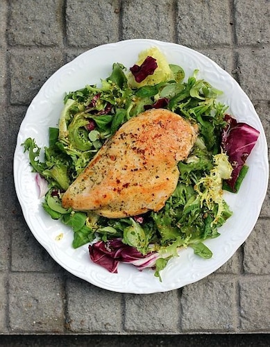 Przepis na Kurczak na sałacie Kurczak na sałacie