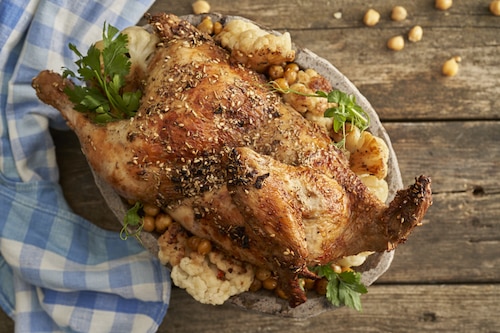Kurczak pieczony z ciecierzycą i kalafiorem