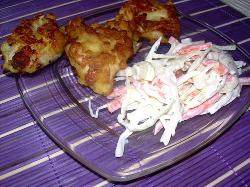 Kurczak w FIT panierce z chrupiącą sałatką