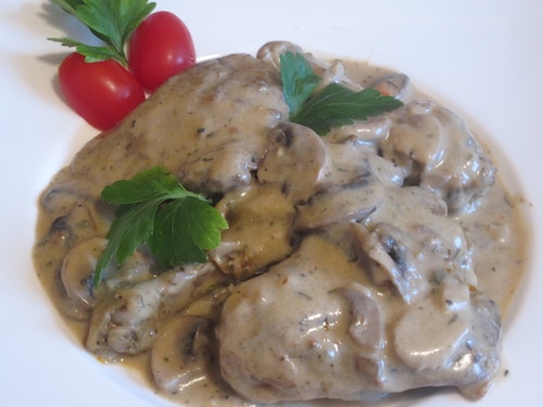 Kurczak w sosie śmietanowo-pieczarkowym