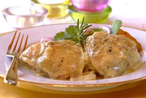 Przepis na Kurczak z białym sosem ziołowym Kurczak z białym sosem ziołowym