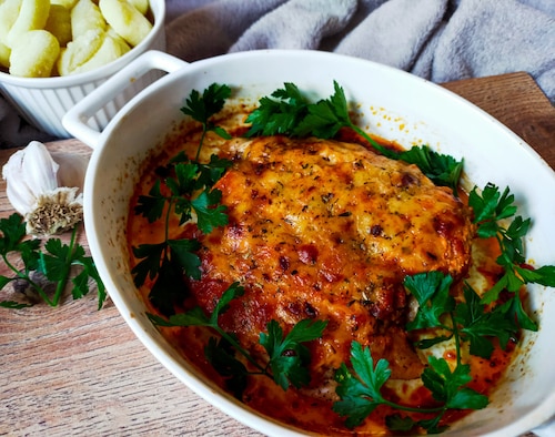 Przepis na Kurczak zapiekany z pesto paprykowym Kurczak zapiekany z pesto paprykowym