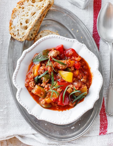 Leczo z cukinii z mięsem mielonym