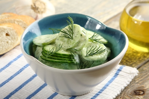 Przepis na Lekka sałatka ogórkowa à la tzatziki  Lekka sałatka ogórkowa à la tzatziki