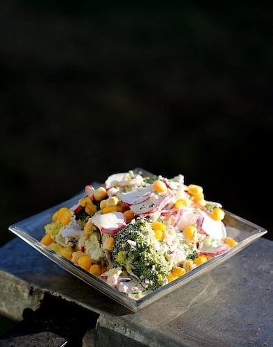 Przepis na Lekka sałatka z brokułem Lekka sałatka z brokułem