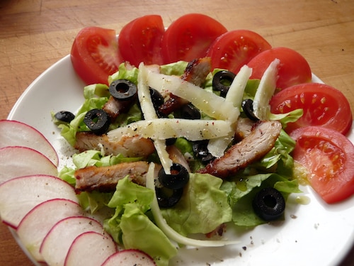 Przepis na Lekka sałatka z kurczaka Lekka sałatka z kurczaka