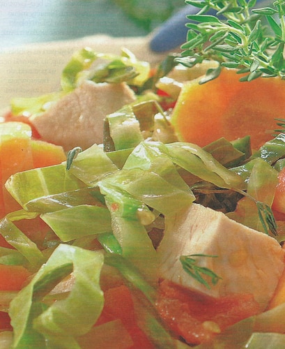 Przepis na Lekki bigos z warzywami i mięsem Lekki bigos z warzywami i mięsem