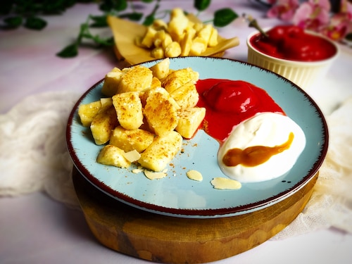 Leniwe kluski z musem truskawkowym 