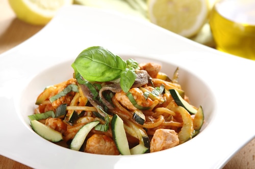Przepis na Linguini z cukinią po sycylijsku  Linguini z cukinią po sycylijsku