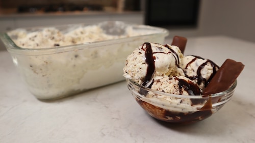 Przepis na Domowe lody Straciatella Domowe lody Straciatella