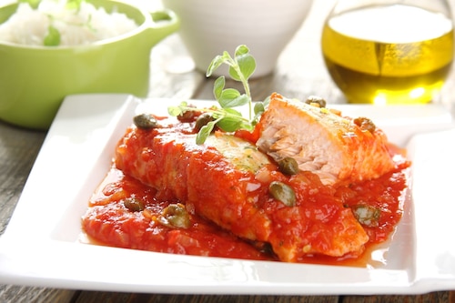 Łosoś w sosie pomidorowym