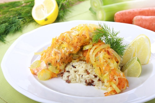 Przepis na Łosoś gotowany na parze w warzywach Łosoś gotowany na parze w warzywach