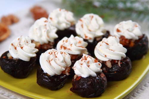 Przepis na Lwowskie śliwki faszerowane Lwowskie śliwki faszerowane