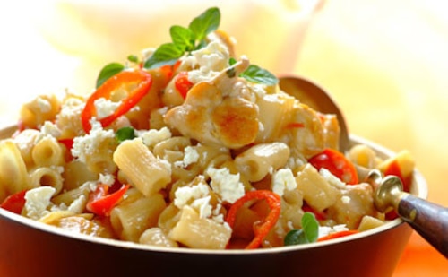 Przepis na Makaron z kurczakiem i serem feta Makaron z kurczakiem i serem feta