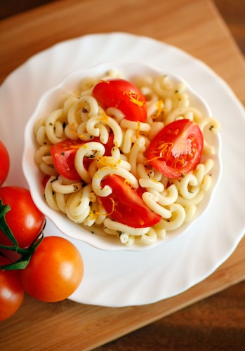 Przepis na Makaron z cytrynowym dressingiem Makaron z cytrynowym dressingiem