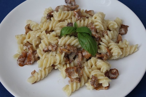 Makaron z sosem kurkowym