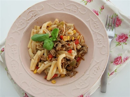 Makaron z sosem leczo