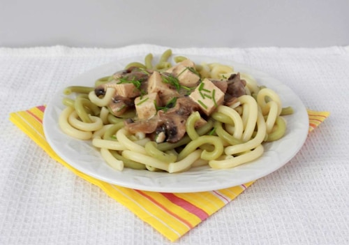 Makaron z tofu i sosem grzybowym