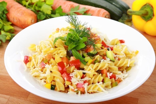 Przepis na Makaron z warzywami i parmezanem Makaron z warzywami i parmezanem