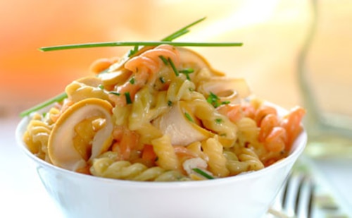 Makaron z wędzonym kurczakiem