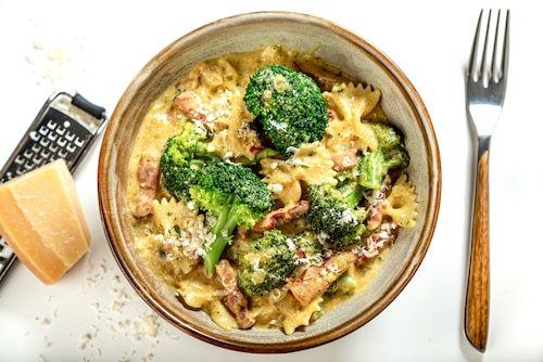 Przepis na Makaron z brokułami w sosie jogurtowym Makaron z brokułami w sosie jogurtowym