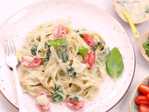 Makaron ze szpinakiem w sosie serowym