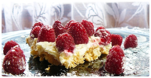 Przepis na Malinowa tarta z białą czekoladą Malinowa tarta z białą czekoladą