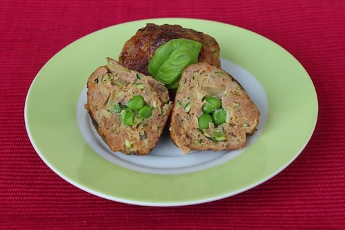 Przepis na Mielone z cukinią i groszkiem Mielone z cukinią i groszkiem