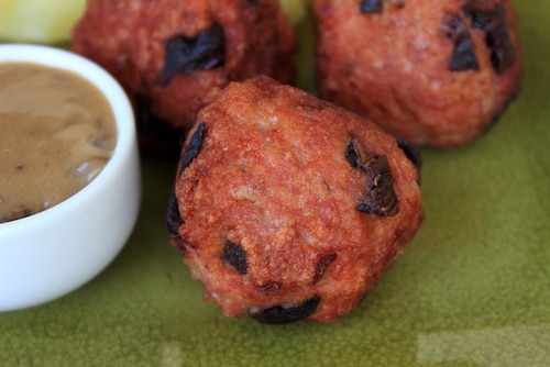 Mielone z suszonymi grzybami i sosem borowikowym