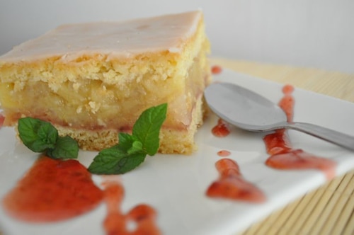 Mleczna szarlotka z malinami