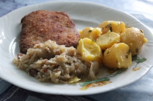 Młoda kapusta z boczkiem