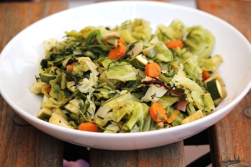 Młode warzywa na parze po francusku