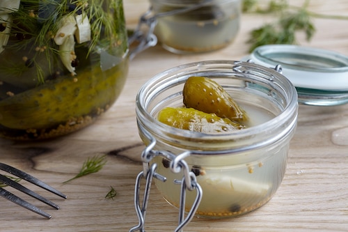 Ogórki małosolne z gorczycą